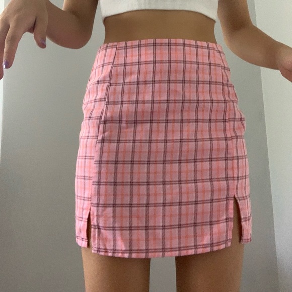 Shein slitted side pink plaid skirt - Picture 3 of 3